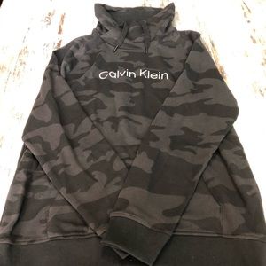 CALVIN KLEIN MEN'S CK MOVE 365 CAMO HOODIE